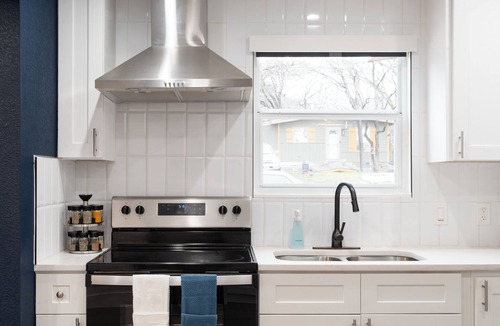 MLK House | Charming, Renovated 3-bedroom bungalow with fully stocked kitchen