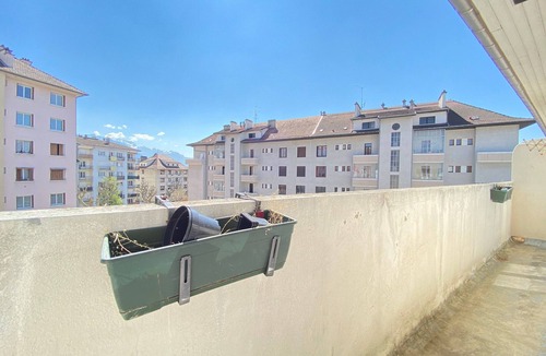 Annecy Apartment | Charming renovated 3-room apartment in the heart of Annecy with WiFi