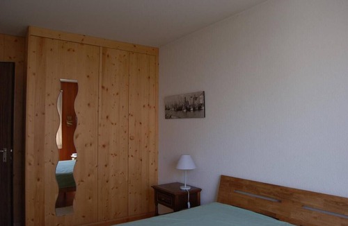 Noes Apartment | Charming renovated apartment with south-facing terrace