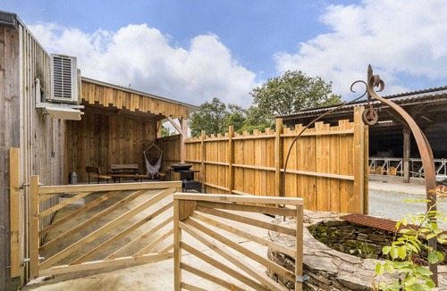 Bouvron Cottage | Charming Renovated Barn with Private Courtyard, Near Nantes and St Nazaire