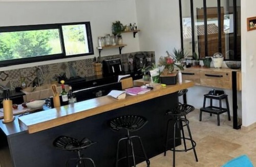 Marignane House | Charming renovated country house with swimming pool and landscaped garden