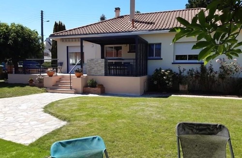 Machecoul Cottage | Charming Renovated Family Home, Close to Sea with Garden, Ping-Pong, and Fireplace