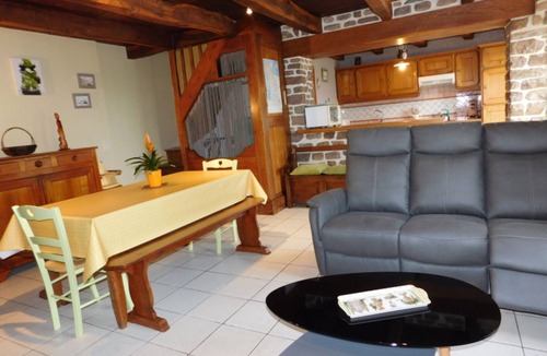 Folligny Cottage | Charming renovated farmhouse with garden