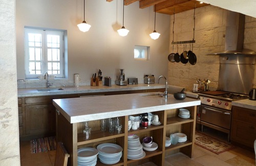 Fontvieille House | Charming renovated farmhouse in the heart of the Alpilles.