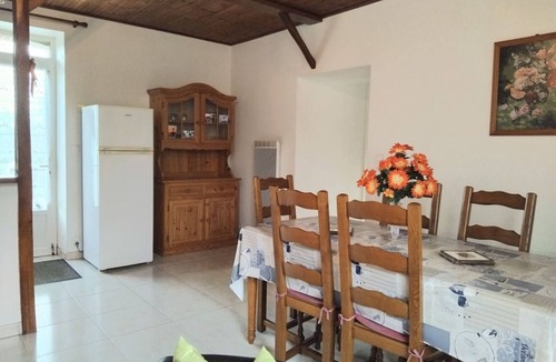 La Garnache Cottage | Charming Renovated Cottage with Terrace, Garden & WiFi - 3 Bedrooms, Sleeps 6