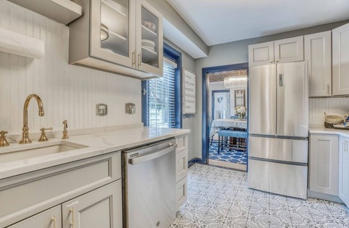 Historic District House | Charming Renovated Historic Home Downtown wParking