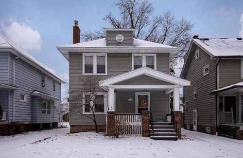 Lakewood House | Charming Renovated Home in Lakewood