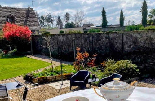 Moulins Cottage | Charming Renovated House with Garden & Modern Comfort, Near Historic Moulins