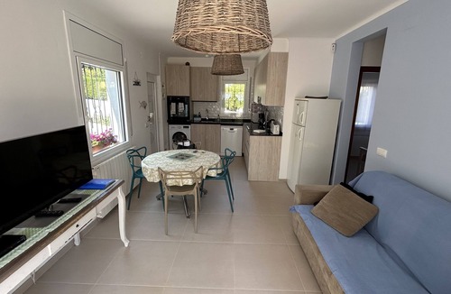 Llanca House | Charming renovated house - 4 mn walk from Grifeu beach - Very nice garden-Parking area