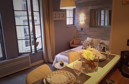 Enclos Apartment | Charming renovated studio 10m from the port in a pedestrian street