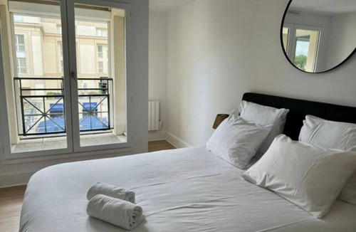 Saint-Louis Apartment | Charming renovated T2 Versailles : Mobility lease