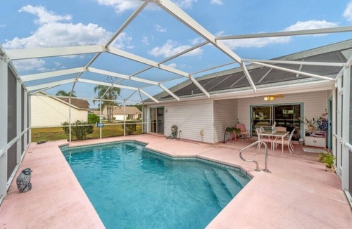 The Villages House | Charming Rental located near dining, shopping and entertainment venues!