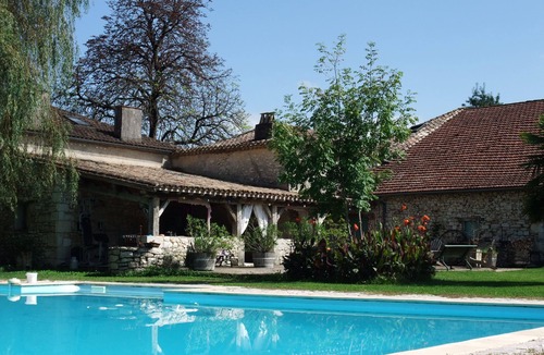 Villereal House | Charming residence with swimming pool and SPA, pond, TRANQUILITY 1km from VILLEREAL