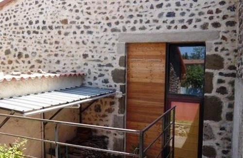 Ceaux-d'Allegre Cottage | Charming Restored Barn with Modern Comfort, Garden & WiFi in Tranquil Setting