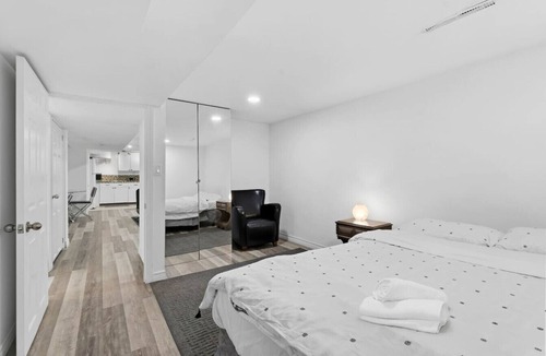 Port Weller House | Charming Retreat | Quiet, Cozy & Convenient