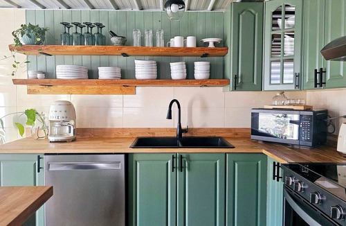 Eastman Ski Chalet | Charming Retreat in Eastman | Spa, Bike & Hike !