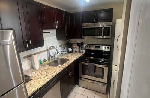 DeBaliviere Place Apartment | Charming Retreat in the Heart of Central West End