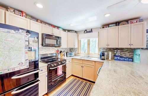 Eastham House | Charming retreat near the ocean with W/D, games, & trails