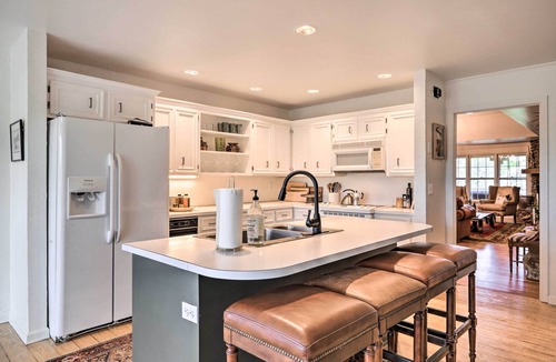 Greenville House | Charming Retreat on 80-Acre ‘Willow Rock Ranch’!