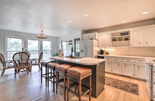 Greenville House | Charming Retreat on 80-Acre ‘Willow Rock Ranch’!