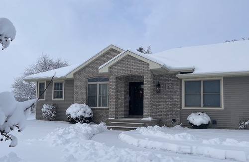 Tomah House | Charming retreat