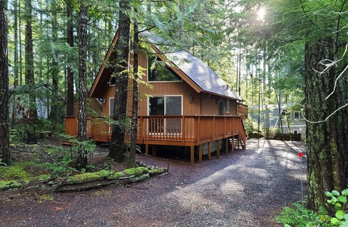 Hoodsport Cabin | Charming Retreat w/Woodstove & Old School Movies - Hoodsport/Lake Cushman