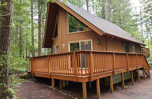 Hoodsport Cabin | Charming Retreat w/Woodstove & Old School Movies - Hoodsport/Lake Cushman