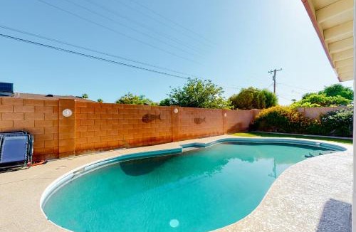 Scottsdale Country Acres House | Charming Retro Gem