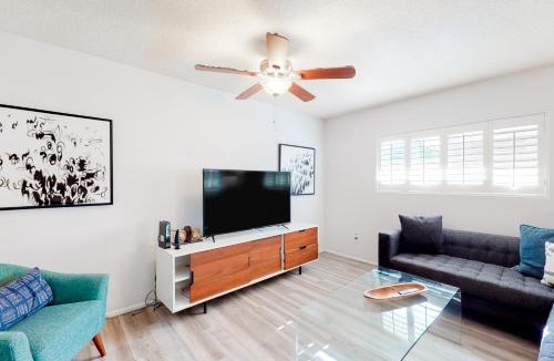 Scottsdale Country Acres House | Charming Retro Gem