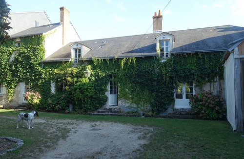 Huisseau-sur-Cosson House | Charming riverside mill with island