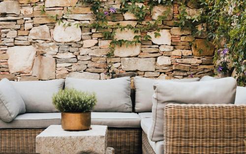 Villeneuve-Minervois House | Charming Riverside House In Medieval Village