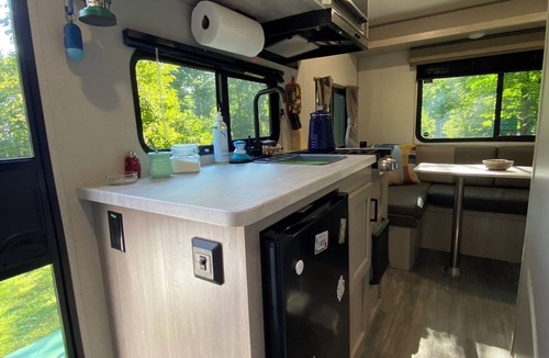 Rowland House | Charming RIVER FRONT camper RV with AC by Lackawaxen River