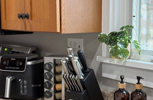 Tonawanda Cottage | Charming River Front Cottage Retreat