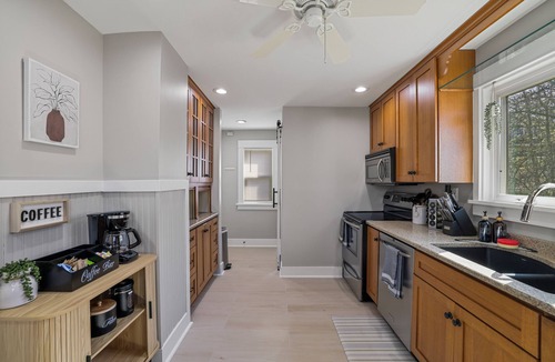 Tonawanda Cottage | Charming River Front Cottage Retreat