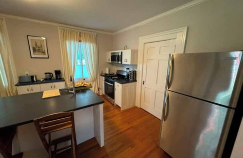 Green Island Apartment | Charming Riverfront 4BR Flat