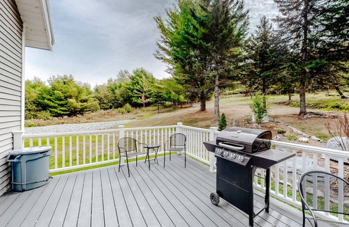 Rockwood House | Charming riverfront home with mountain views & private dock