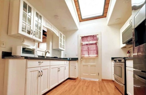 Newtonville House | Charming Riverfront Mansion: The Powers Housenn