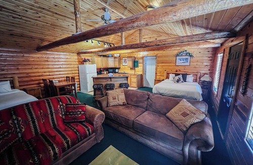 Last Chance Cabin | Charming Riverfront Bungalow - Just steps away from the River Bank!