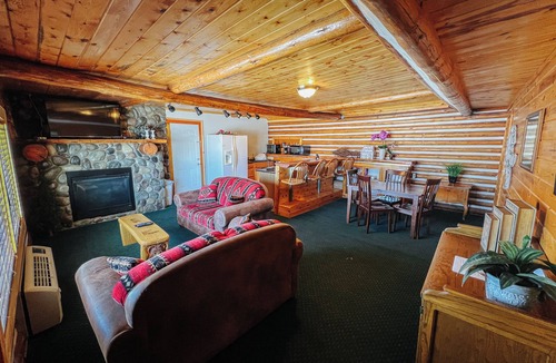 Last Chance House | Charming Riverfront Bungalow - Just steps from the River Bank!