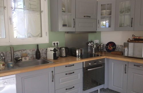 Roaix House | Charming riverside house