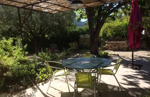 Roaix House | Charming riverside house