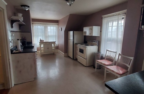 Phillipsburg Apartment | Charming Riverview 2 bedroom Apartment