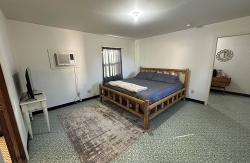 Isabella Cabin | Charming roadside motel and bar & grill in Copperhill