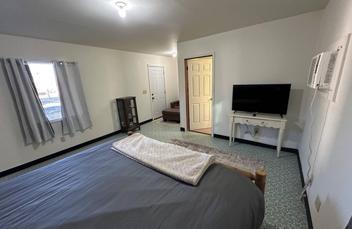 Isabella Cabin | Charming roadside motel and bar & grill in Copperhill