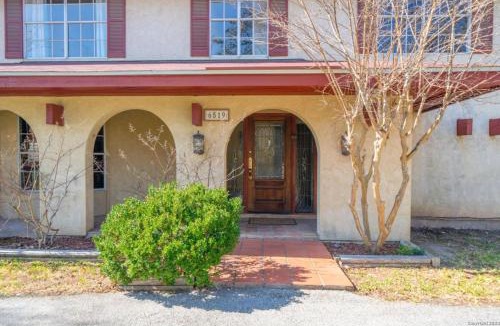 Leon Valley House | Charming Room in Beautiful Spanish Villa