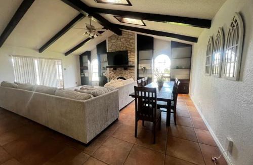 Leon Valley House | Charming Room in Beautiful Spanish Villa