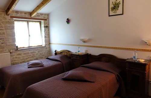 Andilly Other | Charming room LES VIGNES