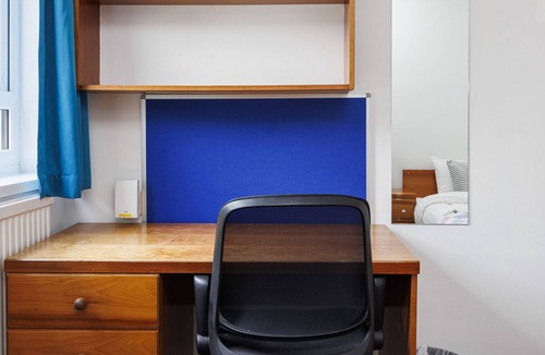 Bramcote Apartment | Charming Room Near Highfields Park