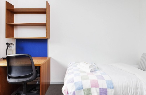 Bramcote Apartment | Charming Room Near Highfields Park