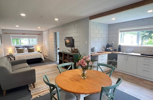 Eureka Bed & Breakfast | Charming Rural Farm Cottage